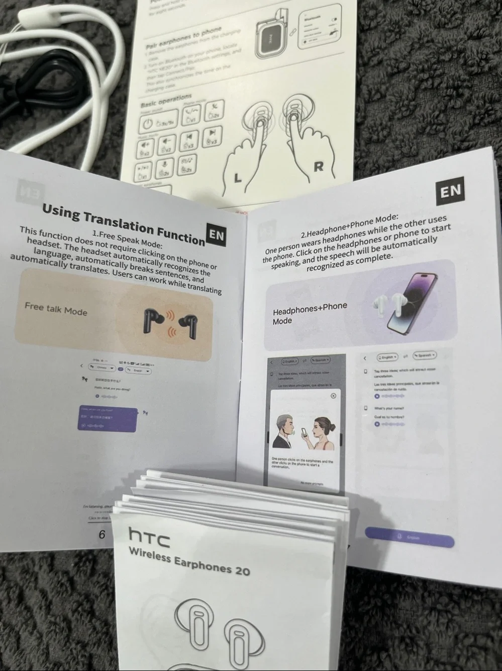 HTC Wireless Earphones 20 with White Charging Case and Black Display